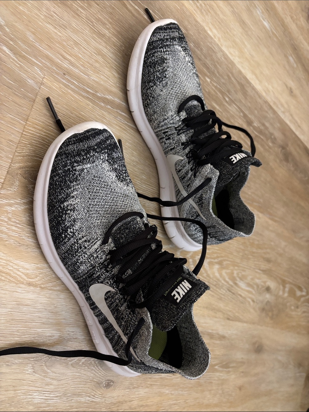 2/$20! Nike Free RN Flyknit Oreo running sneakers. Size 7.5